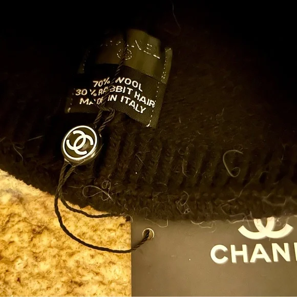 CHANEL Black and White Hat with Knitted Fabric